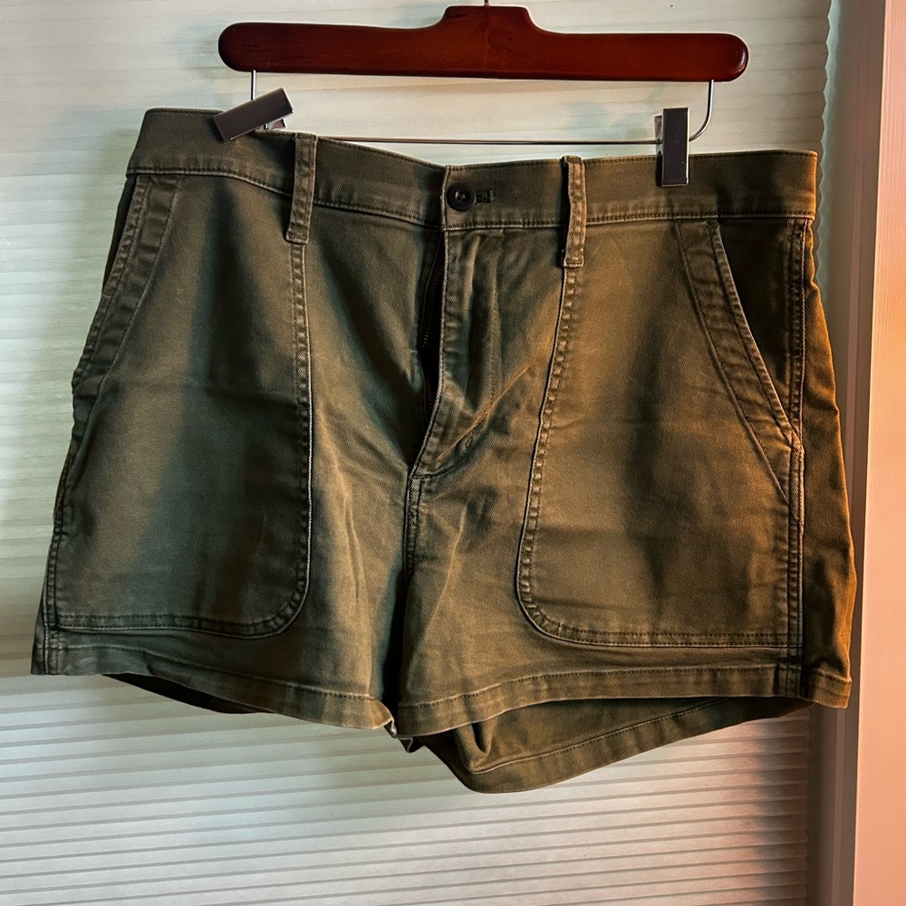 Madewell The Emmett Short in Garment-Dyed Twill: Patch Pocket Edition